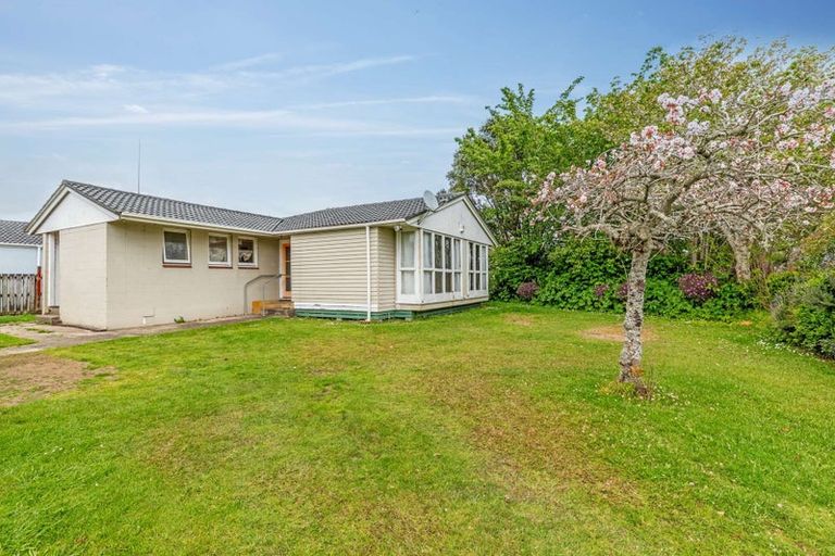 Photo of property in 11 Hamilton Drive, Waiuku, 2123