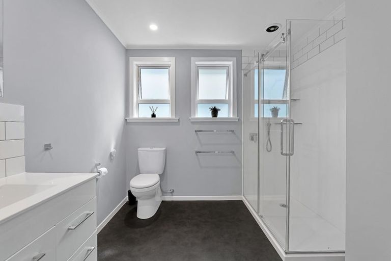 Photo of property in 10 Pembroke Street, Westown, New Plymouth, 4310