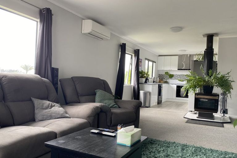 Photo of property in 72 Gallony Avenue, Massey, Auckland, 0614