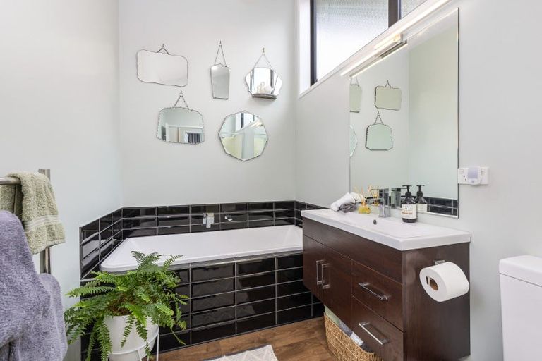 Photo of property in 54 Upper Harbour Drive, Greenhithe, Auckland, 0632