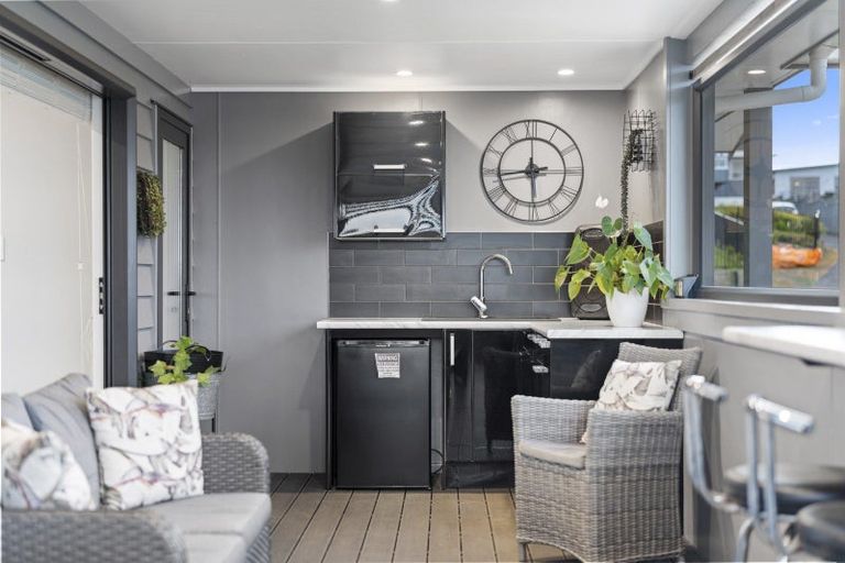 Photo of property in 68 Anzac Road, Pukekohe, 2120