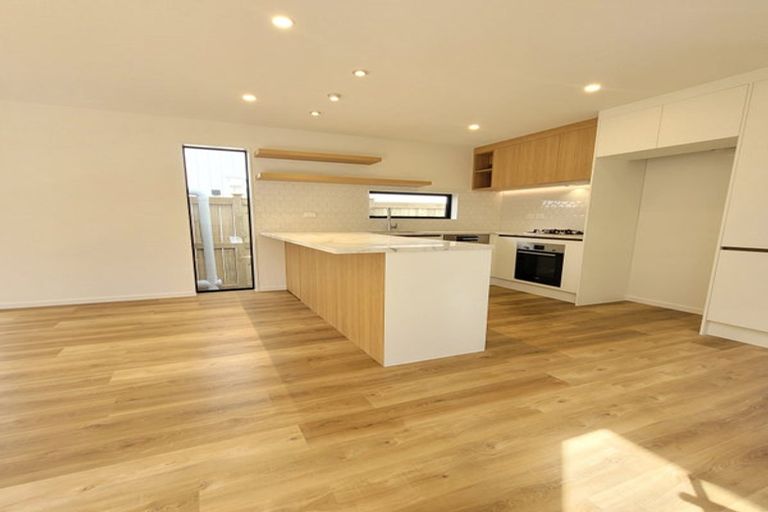 Photo of property in 76c Chartwell Avenue, Glenfield, Auckland, 0629