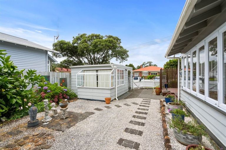 Photo of property in 12 Hall Avenue, Regent, Whangarei, 0112