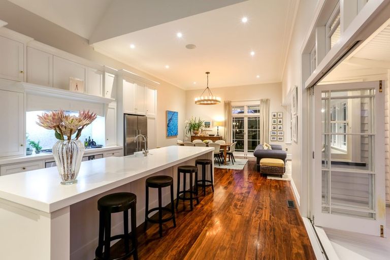 Photo of property in 16 Shortland Street, Lower Vogeltown, New Plymouth, 4310