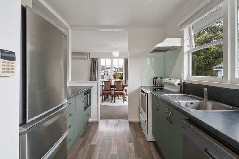 Photo of property in 6 Kimberley Grove, Westbrook, Palmerston North, 4412