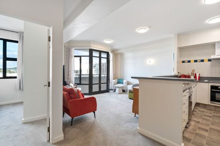 Photo of property in 17 Kent Terrace - Kent Apartments, 5c/16 Kent Terrace, Mount Victoria, Wellington, 6011