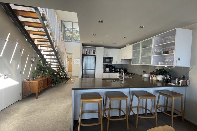 Photo of property in Patent 326 Apartments, 503s/326 Evans Bay Parade, Hataitai, Wellington, 6021