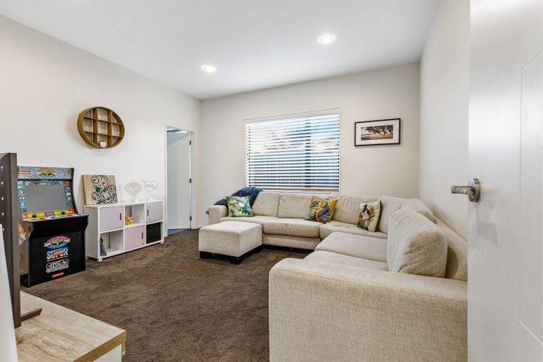 Photo of property in 120 Pohutukawa Parade, Riverhead, 0820