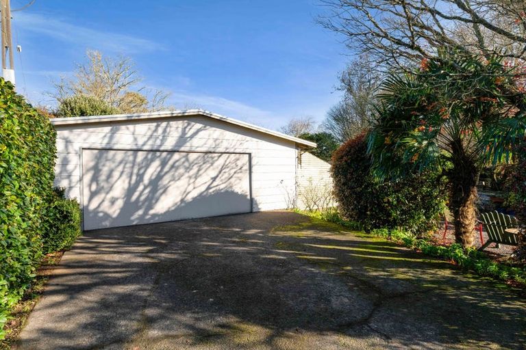 Photo of property in 71 Tarata Road, Inglewood, 4387