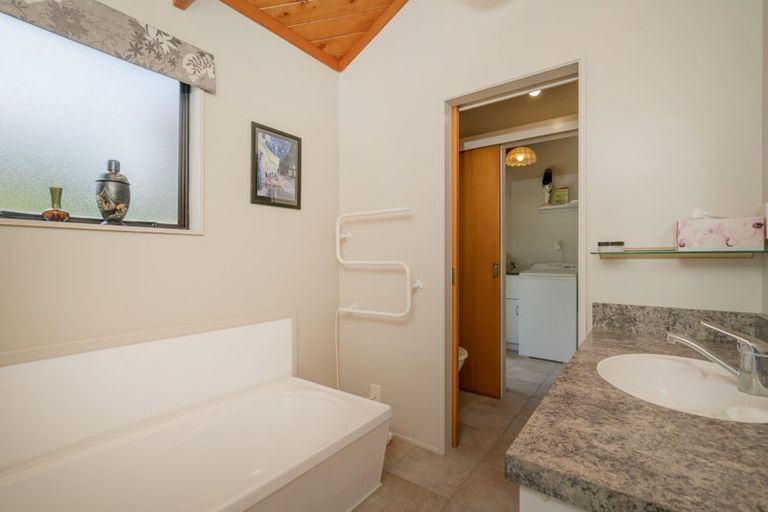 Photo of property in 107 Centennial Drive, Whitianga, 3510