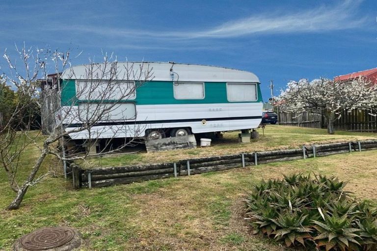 Photo of property in 1 Motuketekete Avenue, Army Bay, Whangaparaoa, 0930