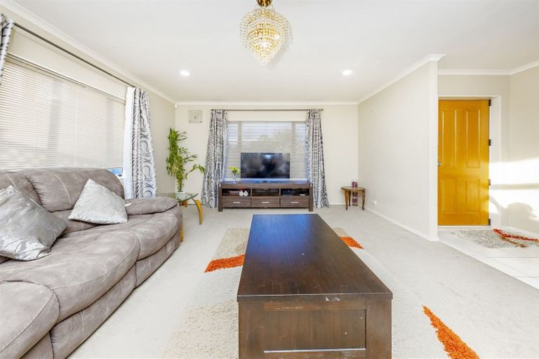 Photo of property in 12 Ironstone Place, Randwick Park, Auckland, 2105