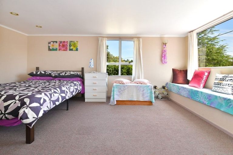 Photo of property in 27 James Mcleod Road, Shelly Beach, South Head, 0874