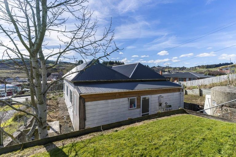 Photo of property in 100 Main South Road, Green Island, Dunedin, 9018