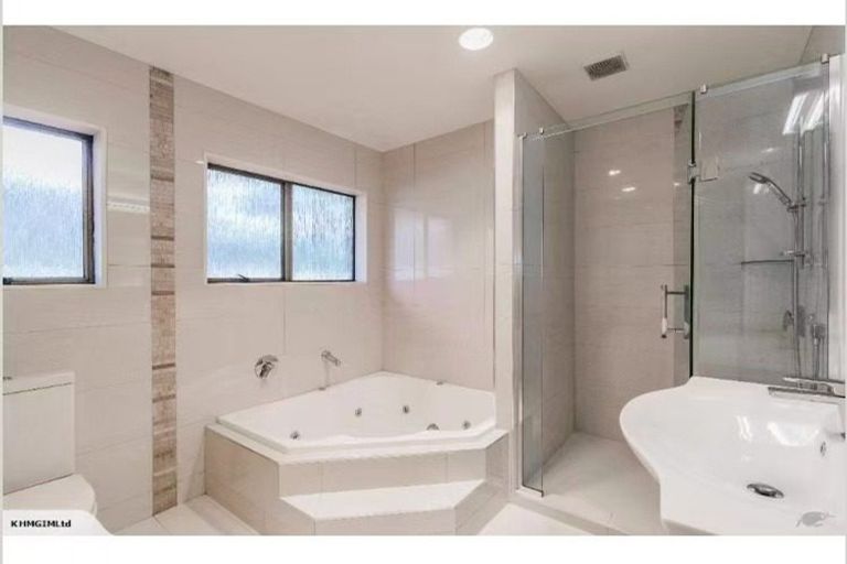 Photo of property in 2/53 High Road, Glenfield, Auckland, 0629