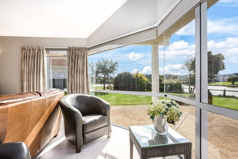 Photo of property in 7 Lakeside Villas, Whitby, Porirua, 5024