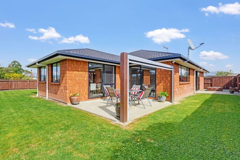 Photo of property in 2 Pegasus Place, Kelvin Grove, Palmerston North, 4414