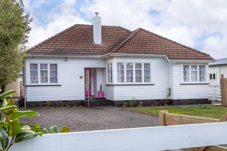 Photo of property in 28 Garrison Street, Carterton, 5713