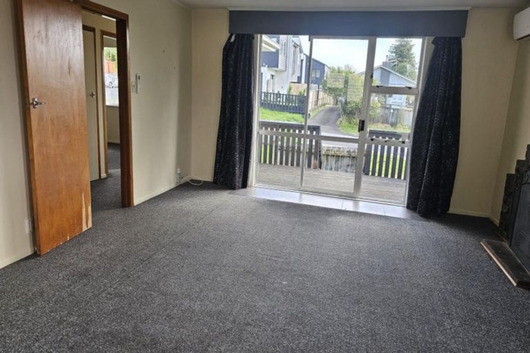 Photo of property in 4 Ranui Avenue, Ranui, Auckland, 0612