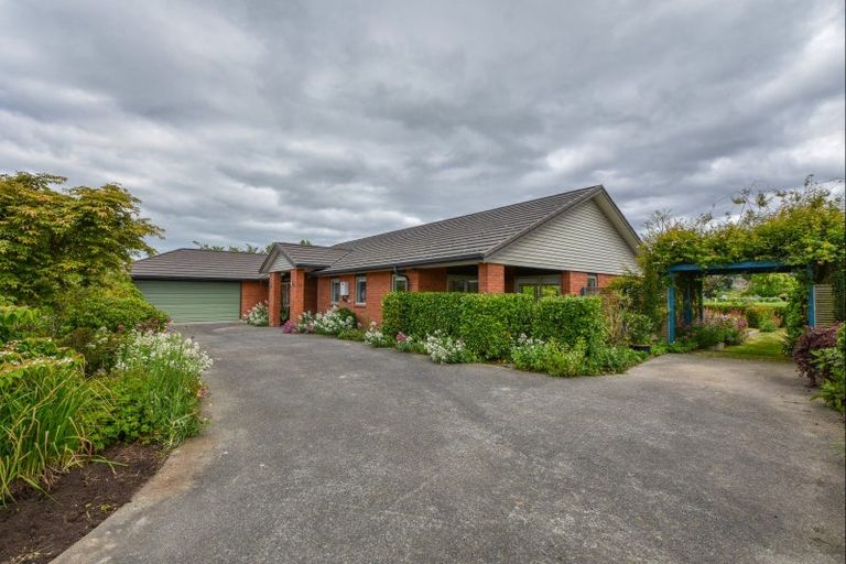 Photo of property in 17 Carrington Drive, Carterton, 5713