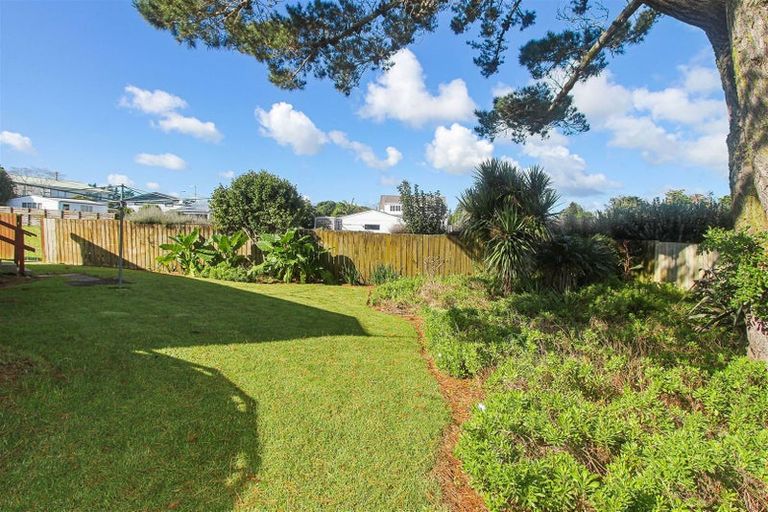 Photo of property in 9 Hosking Place, Clarks Beach, 2122