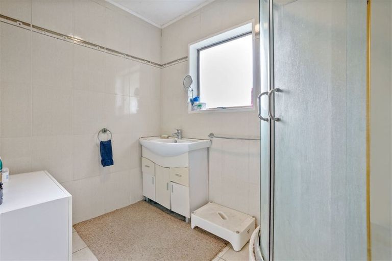 Photo of property in 2/15 Hayward Road, Papatoetoe, Auckland, 2025