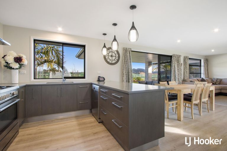 Photo of property in 19 Athenree Heights, Athenree, Katikati, 3177