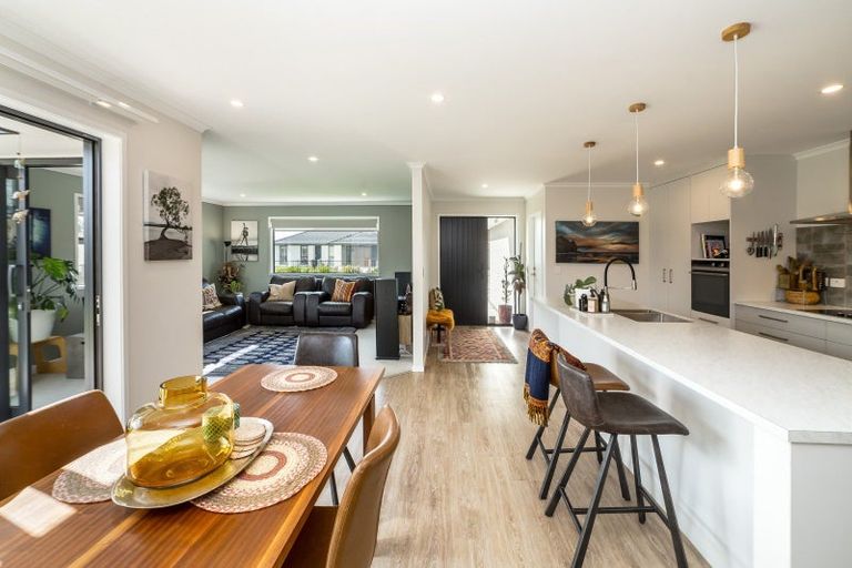 Photo of property in 7 Kakariki Crescent, Carterton, 5713