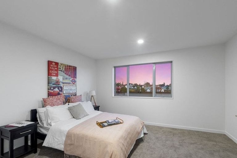 Photo of property in 4/1 Matuhi Rise, Henderson, Auckland, 0612