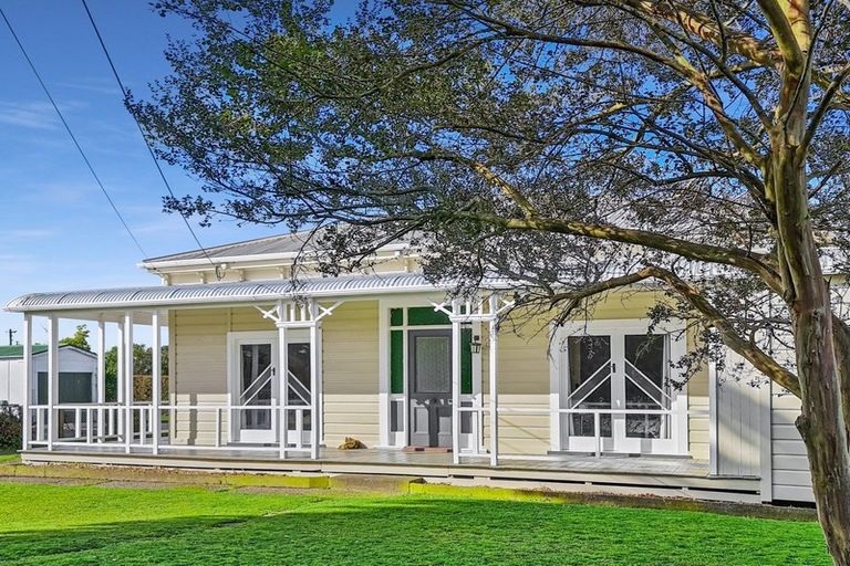 Photo of property in 37 Grey Street, Marton, 4710