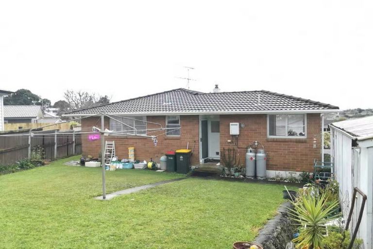 Photo of property in 13 Borrowdace Avenue, Botany Downs, Auckland, 2010
