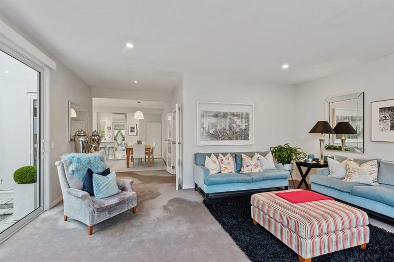 Photo of property in 2/24 Thornycroft Street, Fendalton, Christchurch, 8052