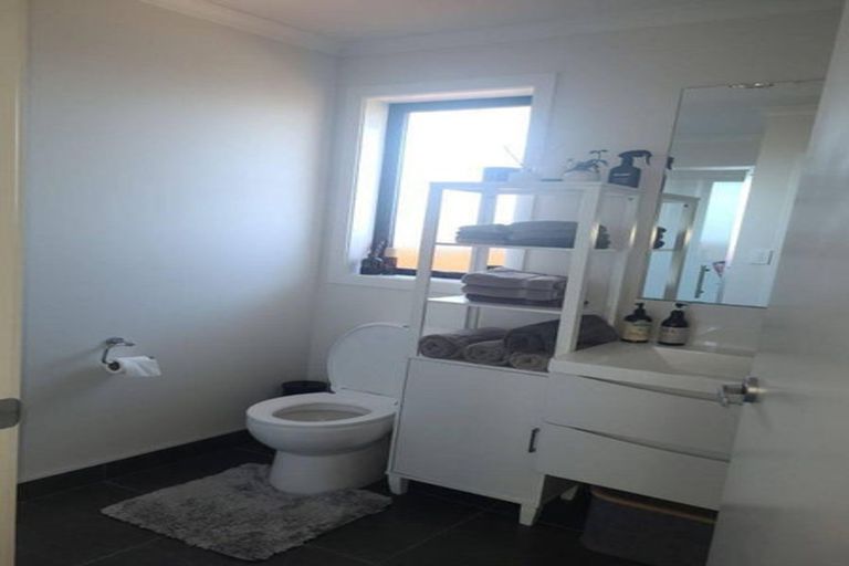 Photo of property in 5 Manawaroa Close, Grandview Heights, Hamilton, 3200