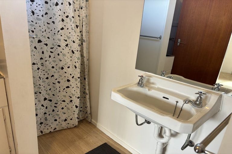 Photo of property in 28a Leighton Avenue, Waiwhetu, Lower Hutt, 5010