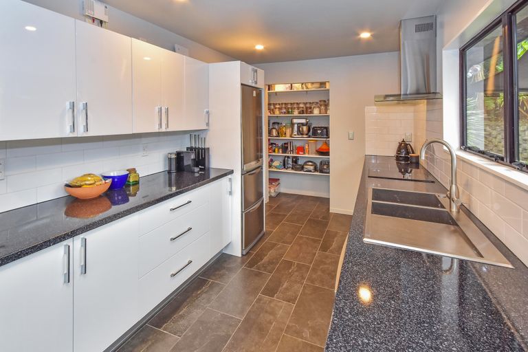 Photo of property in 21 Orinda Close, Botany Downs, Auckland, 2010