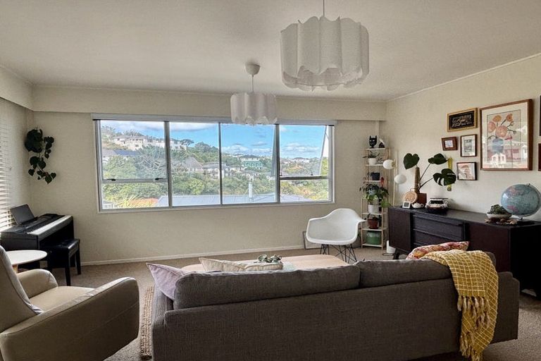 Photo of property in 11 Malaghan Grove, Johnsonville, Wellington, 6037