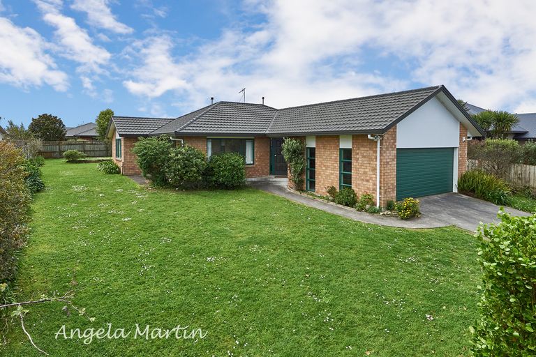 Photo of property in 157 Ruapehu Drive, Fitzherbert, Palmerston North, 4410