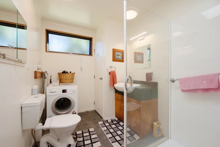 Photo of property in 15 Catley Road, Te Horo, Otaki, 5582