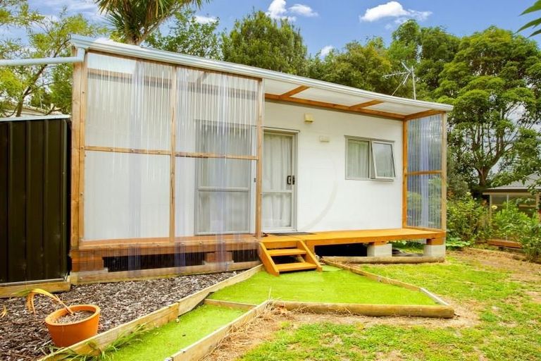 Photo of property in 51 Christmas Road, Manurewa, Auckland, 2102