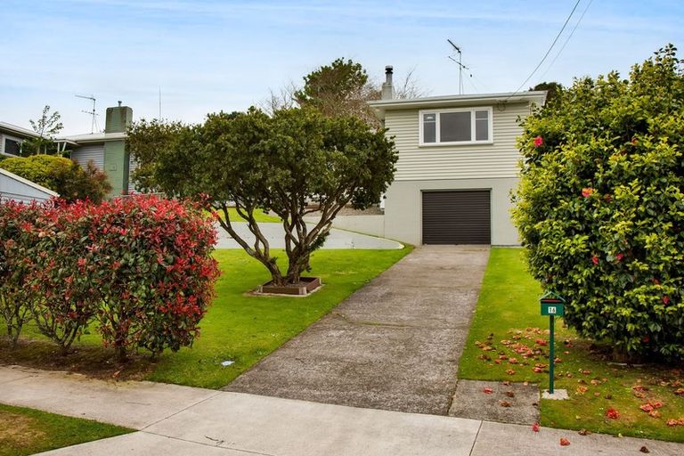 Photo of property in 16 Kenmore Street, Westown, New Plymouth, 4310