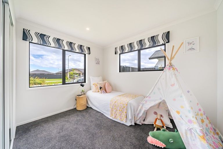 Photo of property in 30 Hopkirk Avenue, Wallaceville, Upper Hutt, 5018