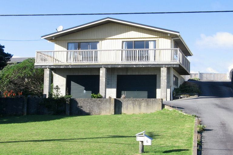 Photo of property in 6 Tutere Street, Waikanae Beach, Waikanae, 5036