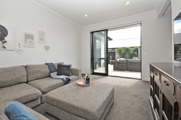 Photo of property in 8 Bellamont Street, Kumeu, 0810