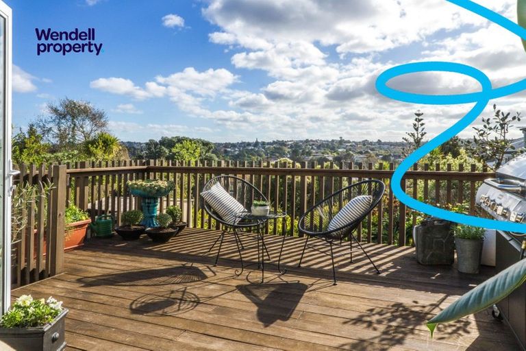 Photo of property in 2/50 Sylvan Avenue, Northcote, Auckland, 0627
