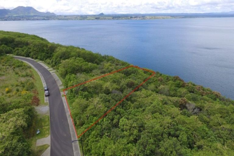 Photo of property in 83 Parawera Drive, Acacia Bay, Taupo, 3330