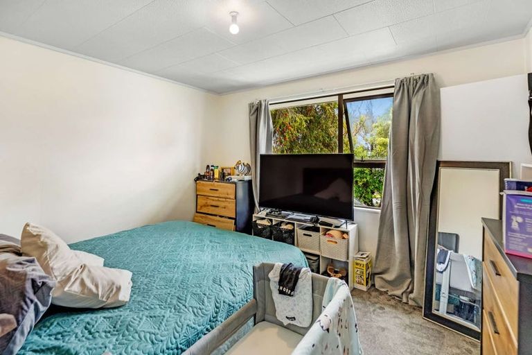 Photo of property in 24 Fergusson Street, Marton, 4710