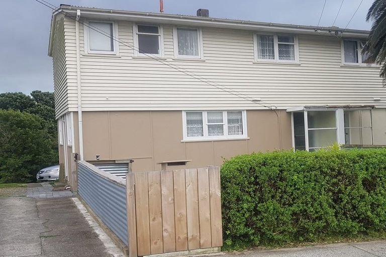 Photo of property in 20-22 Sievers Grove, Cannons Creek, Porirua, 5024