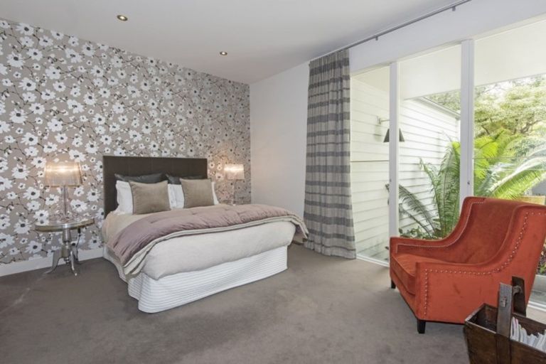 Photo of property in 39 Maungakiekie Avenue, Greenlane, Auckland, 1051