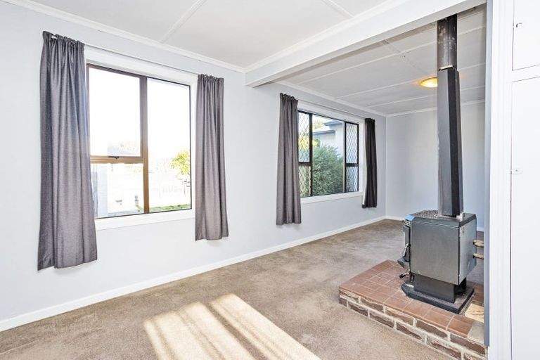Photo of property in 64 Nichol Street, Heidelberg, Invercargill, 9812