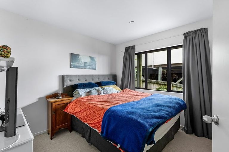 Photo of property in 278c Glamorgan Drive, Northcross, Auckland, 0630